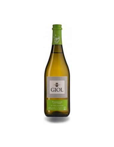 GIOL Prosecco Frizzante and vegan wine